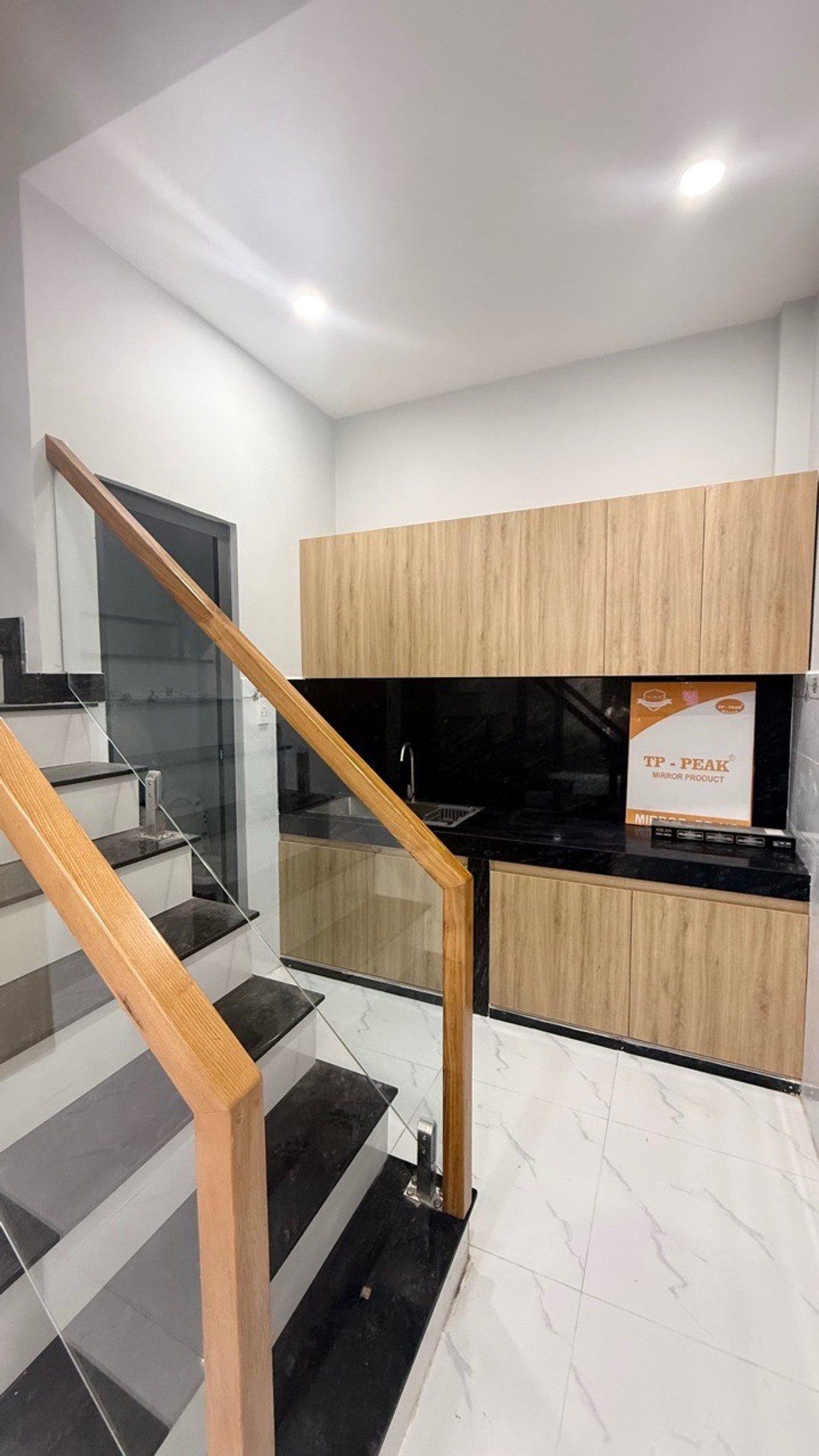 HOÀNG VĂN THỤ – PHAN ĐÌNH GIÓT – KHU VIP – NGANG 7.5M HIẾM – DT 84M² – NHÀ 5 TẦNG – 14.9 TỶ