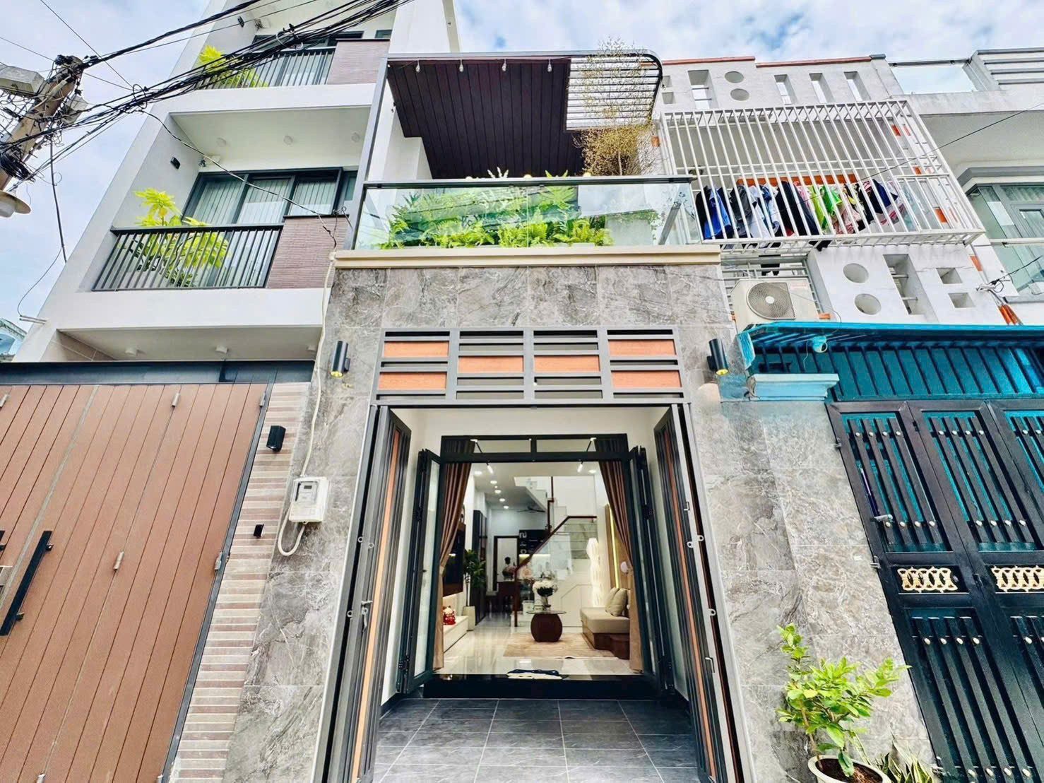 Lên sóng siêu phẩm 49.3m² Hoàng Việt gần Bờ Kè, xây trệt 2 lầu. Giá  tỷ 590, hẻm oto, sổ riêng sẵn