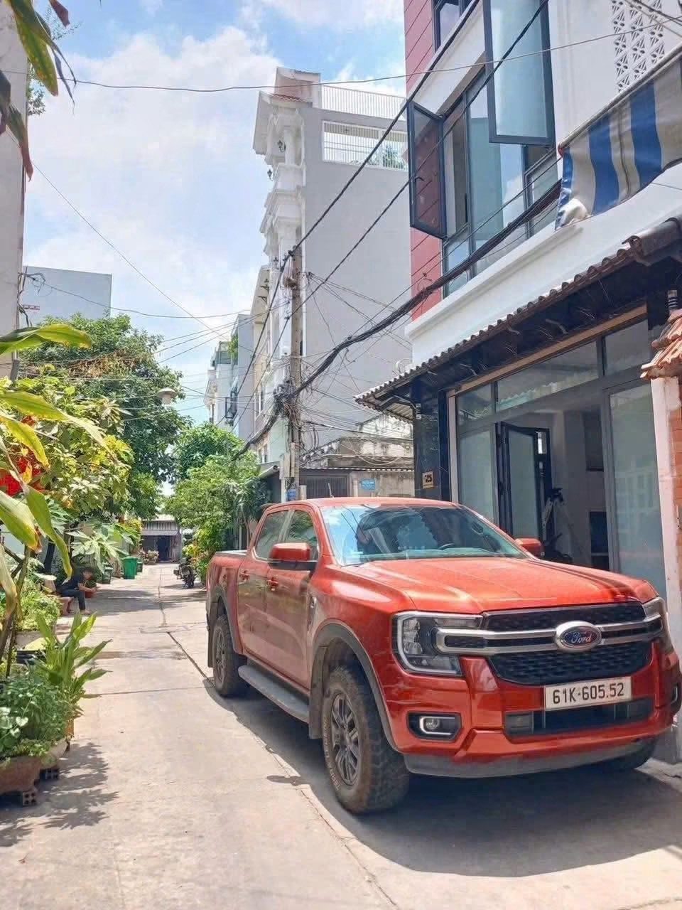 NHÀ ĐẸP GIÁ NGỘP GIÁ CHỈ 2 TỶ 95 NẰM TRÊN TRỤC ĐƯỜNG HỒNG BÀNG – 1 TRỆT 3 LẦU – DÒNG TIỀN 12 TRIỆU/THÁNG