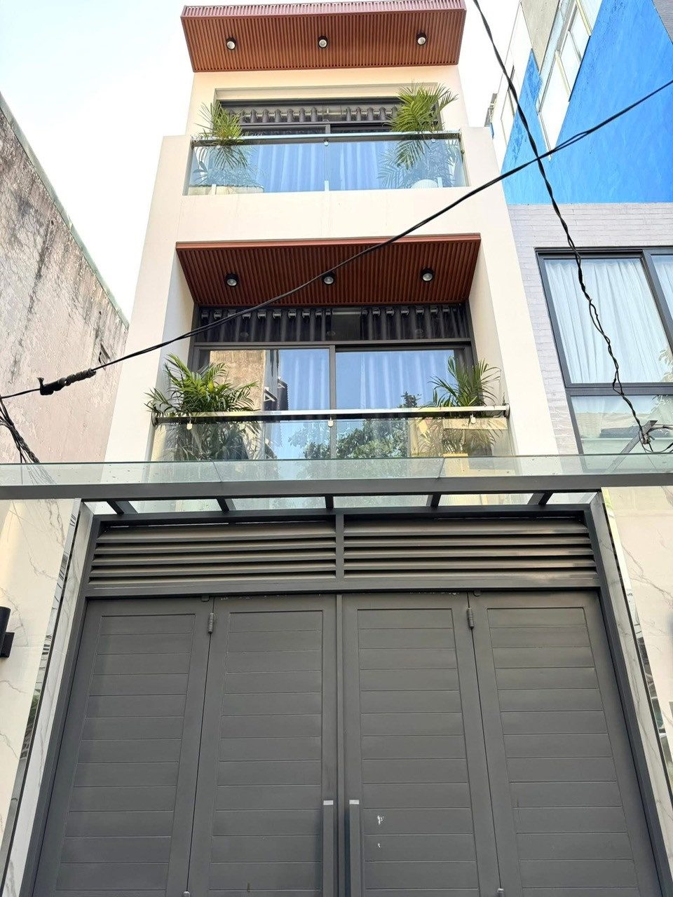 Hạ giá sâu-cần bán ngay chỉ 3tỷ850tr/ 83m2 ngay Hồng Hà, Tân Bình. Có SHR sang tên công chứng trong ngày