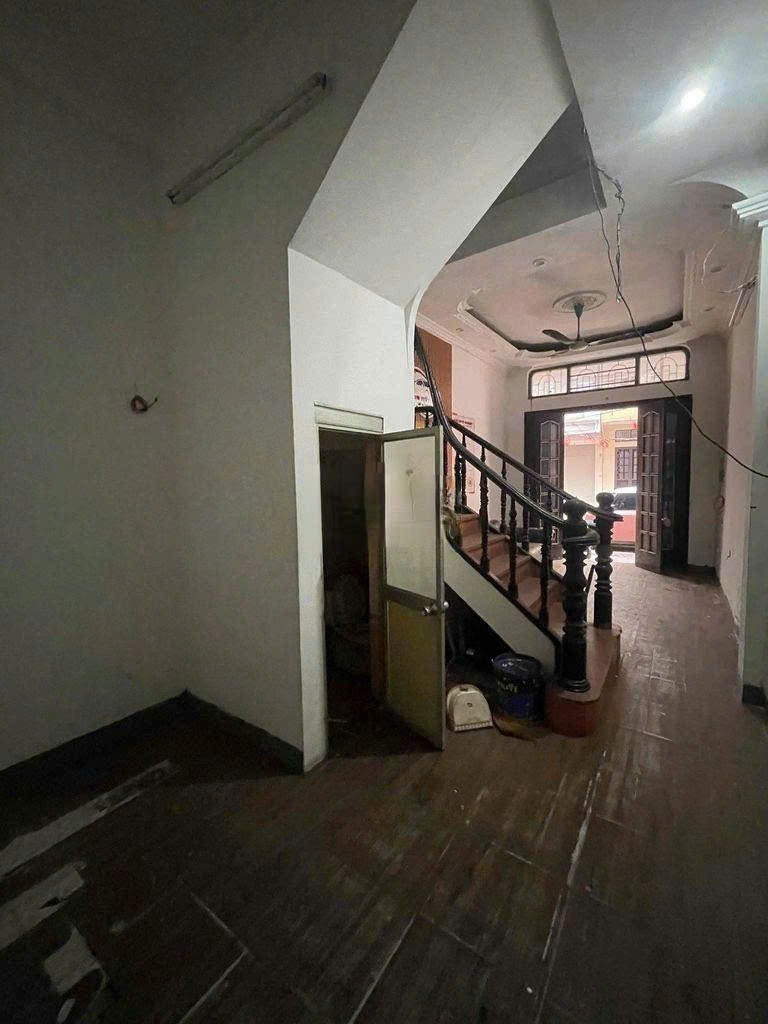 Cho Thuê Nhà 30M² 5 Tầng 6 Ngủ - Đường Hồng Hà - Phúc Xá - Ba Đình/ Ngõ Ô Tô Tránh/ Giá Thuê 18tr