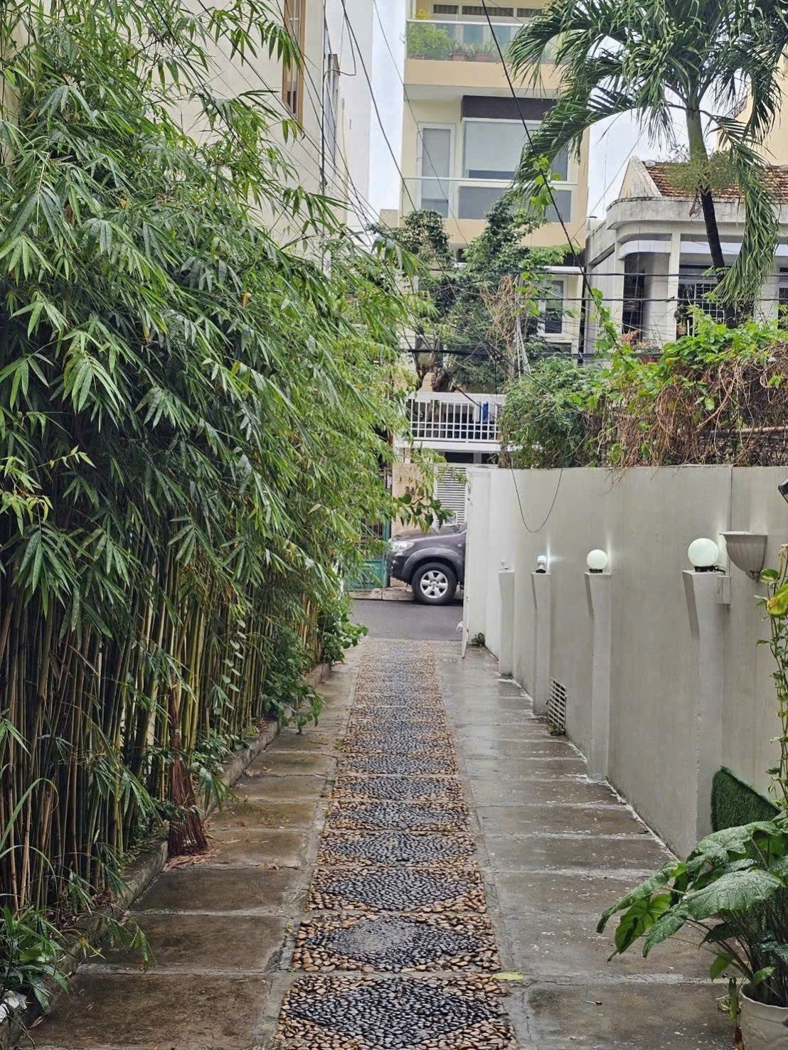 💥NHÀ MẶT TIỀN ĐƯỜNG HỒNG LĨNH - TTTP NHA TRANG - SỔ HỒNG HOÀN CÔNG

📍 Địa chỉ: Hồng Lĩnh – khu dân cư hiện hữu, an ninh, tiện ích đầy đủ
 • Diện tích: 32,1m (đất ở đô thị) ngang 3,14 - nở hậu 3,9m