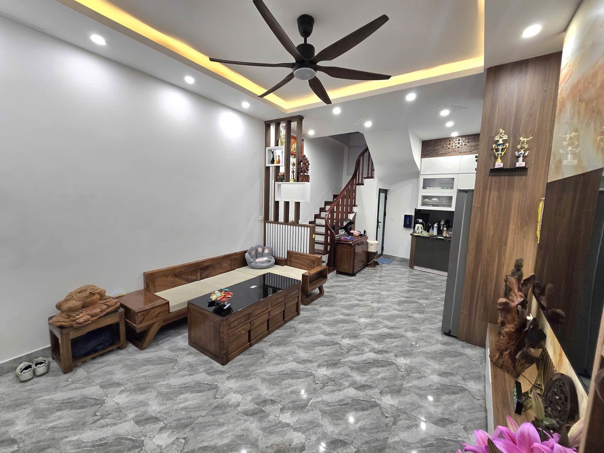 NHÀ HỒNG MAI BÌNH YÊN GIỮA PHỐ THỊ – THOÁNG TRƯỚC SAU – 5 TẦNG ĐÁNG GIỮ – TẦM GIÁ 9 TỶ
