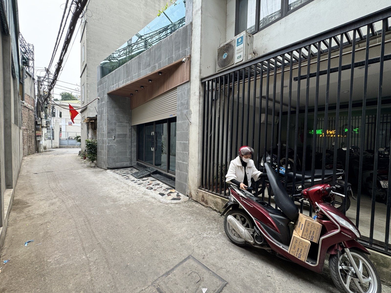 Bán nhà Hồng Tiến 135m² full thổ cư ngang 7m giá 32.5 tỷ tại Đường Hồng Tiến Phường Bồ Đề (MUA/BÁN BĐS nhắn tin Zalo 0862299066)