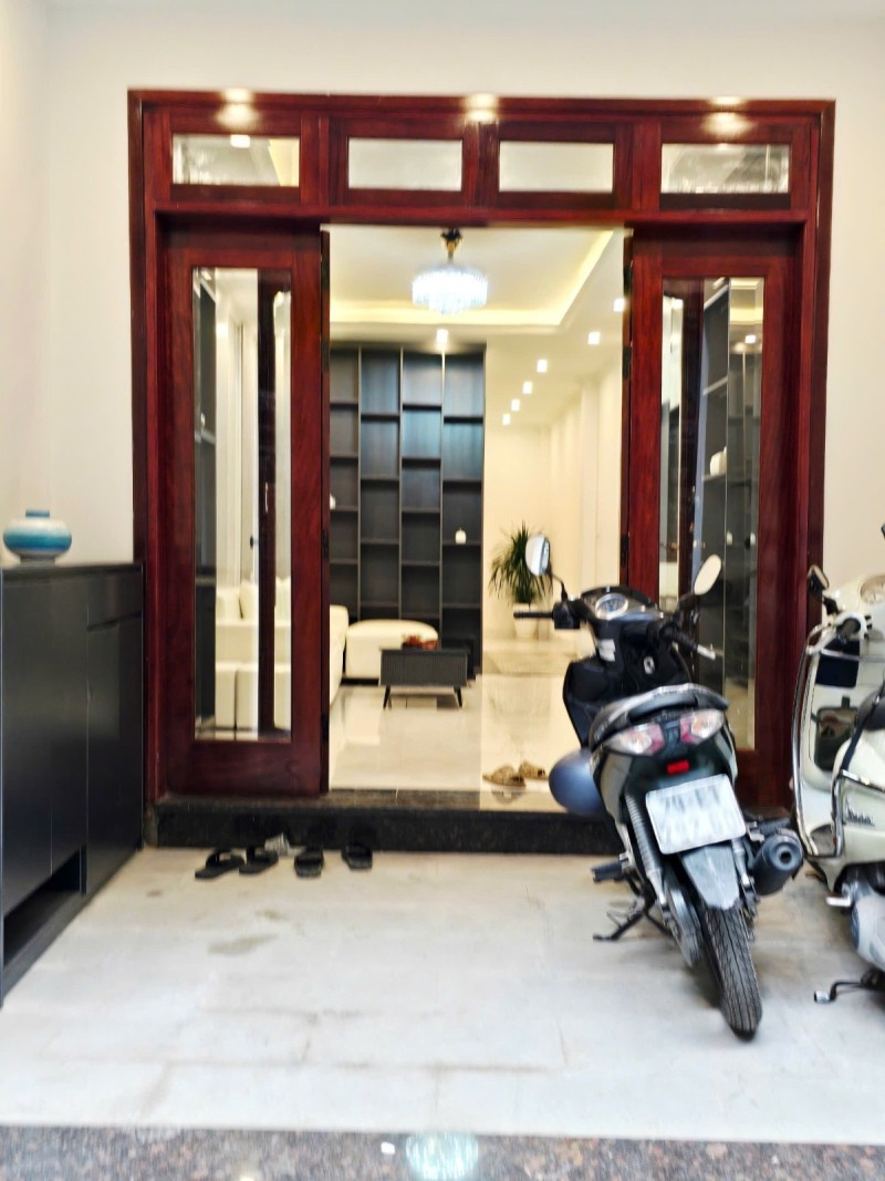 NHÀ MỚI 6 TẦNG -THANG MÁY Phố Hồng Tiến Ngọc Lâm 58m2 13.8 Tỷ.