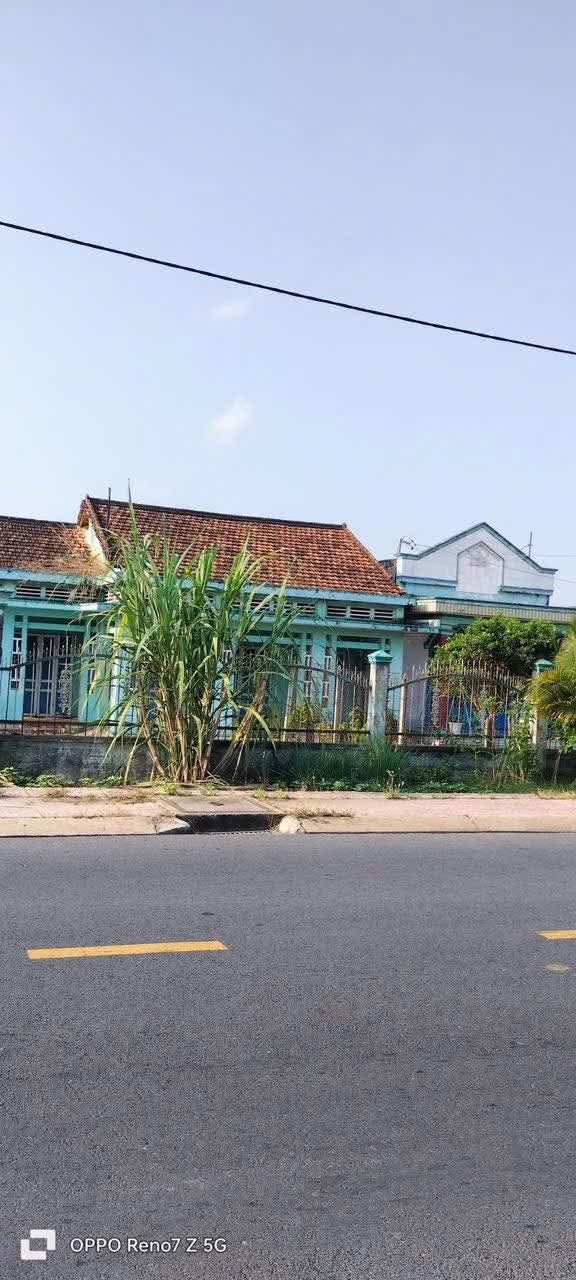 Bán đất mặt tiền kinh doanh buôn bán MT đường Hu Go trung tâm xã Trung An Củ Chi TPHCM, DT: 1756m2.