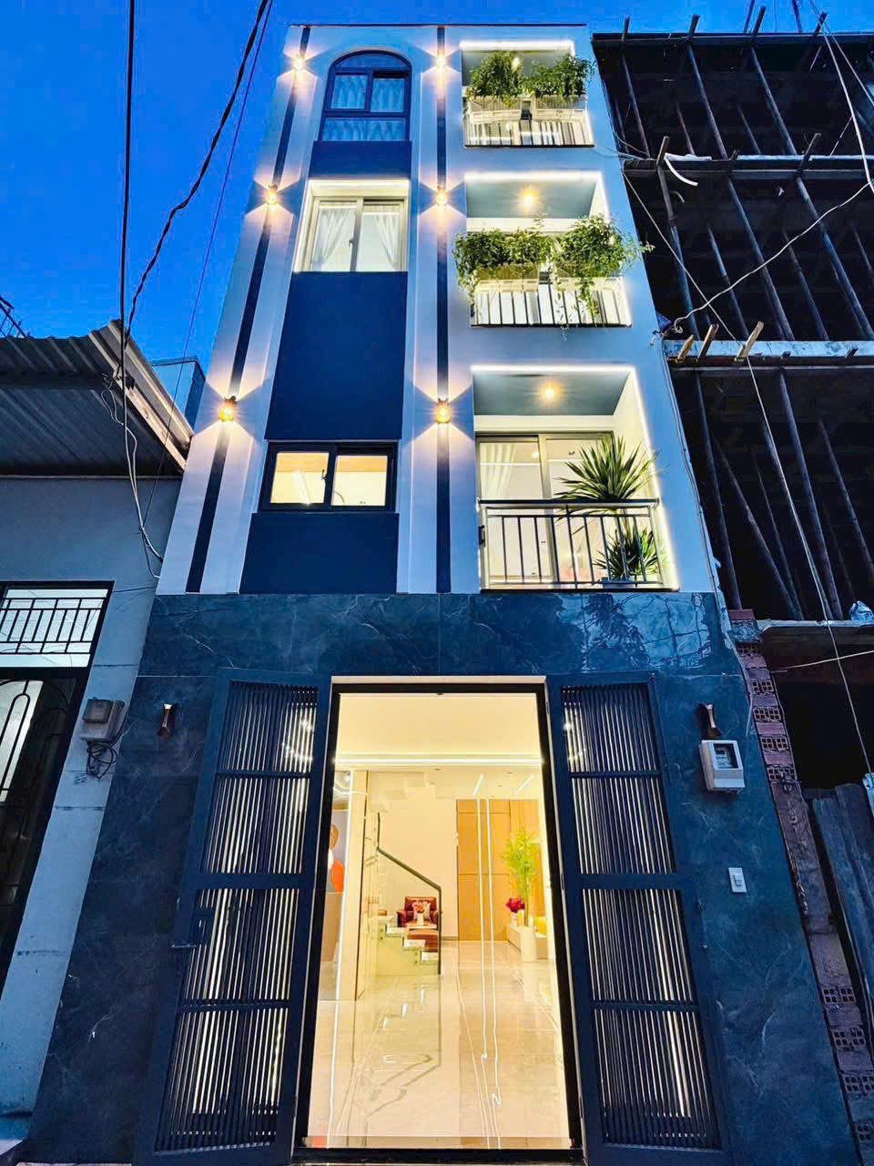 Nhà giá ngộp cần bán gấp Hưng Phú P.1 Quận 8. Giá: 3,3 tỷ. DT: 57.5m2. 3PN 4WC. Sổ Hồng Riêng