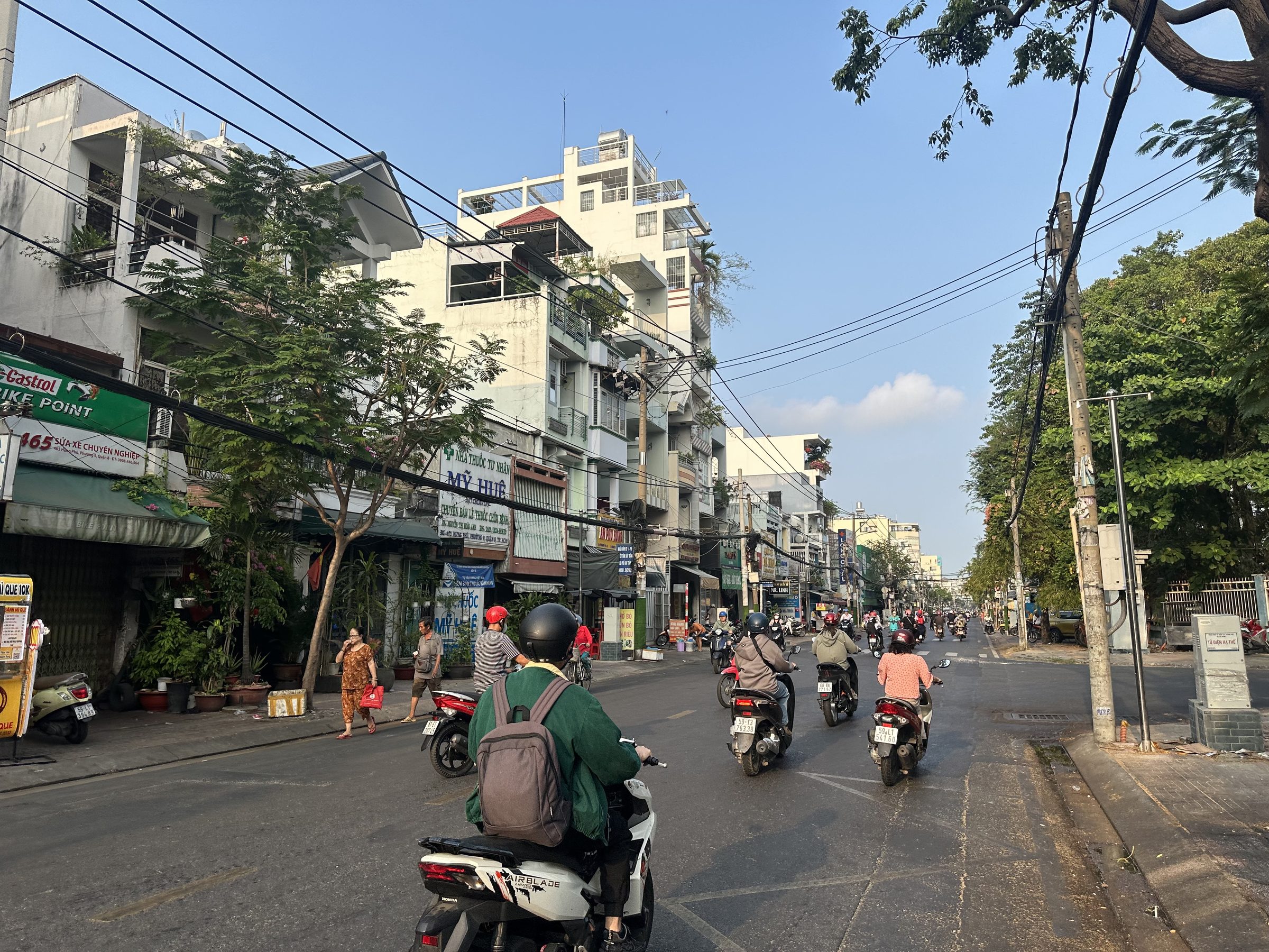MẶT TIỀN KINH DOANH HƯNG PHÚ - P.CHÁNH HƯNG - Q8 -  GIÁP Q1-Q5-Q7- Q4 - DTSD 330M2 - NGANG KHỦNG - 3 TẦNG -KHU VIP KINH DOANH SẦM UẤT- SỔ VUÔNG A4 - GIÁ 30 TỶ