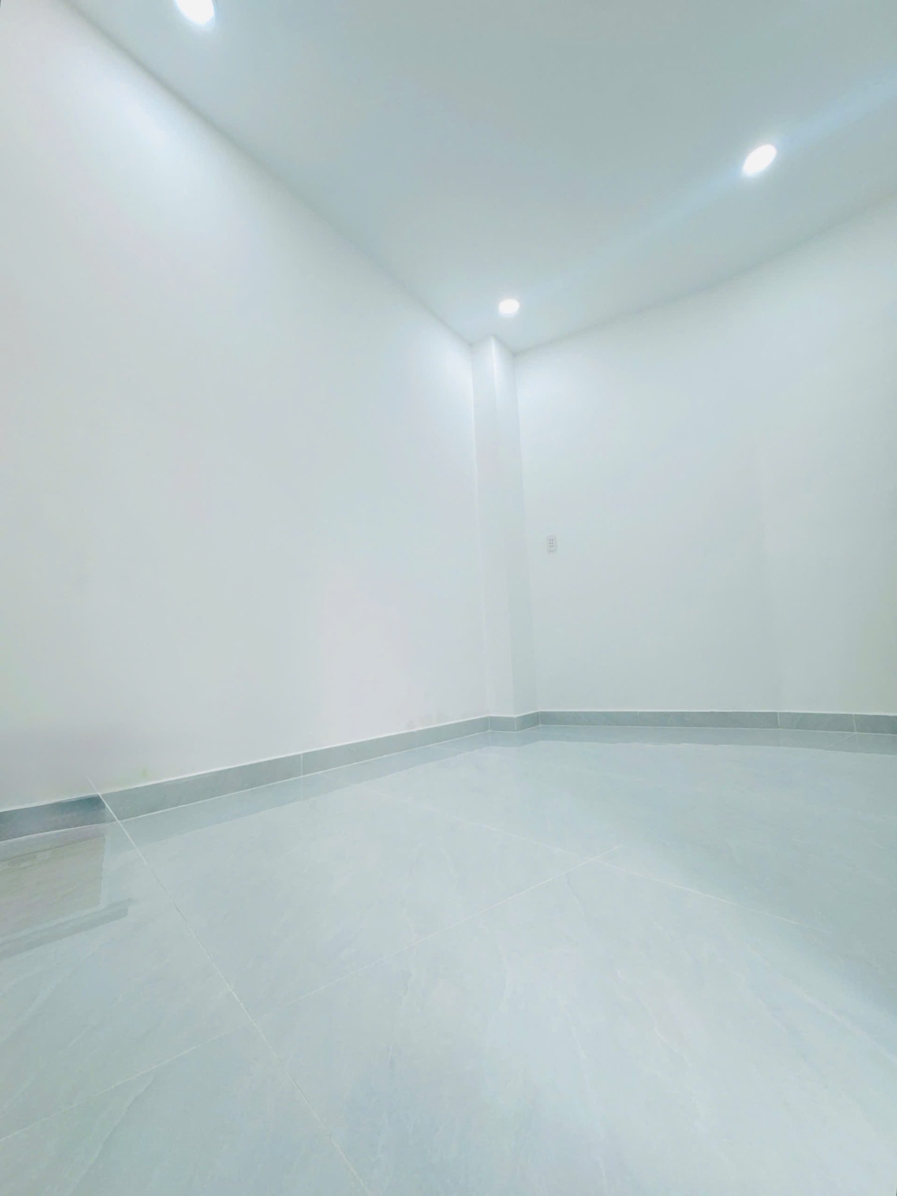 NHÀ KHU VIP HƯNG PHÚ - NGANG 7.7M – CHỈ 30M RA MẶT TIỀN – GIÁ CHỈ 4,88 TỶ