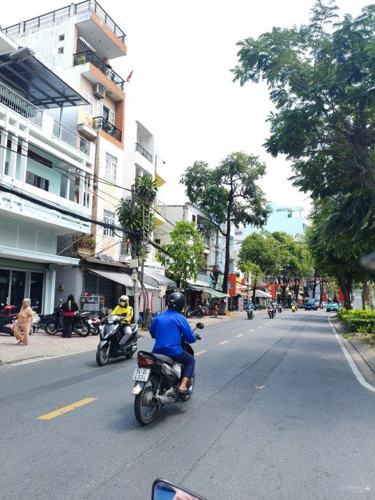 BÁN NHÀ MẶT TIỀN HƯNG PHÚ Q.8- 48m2- 3 TẦNG CHỈ 8.3 TỶ.