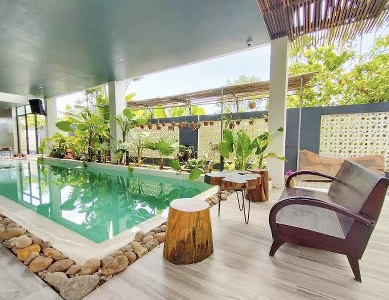 Bán villa Hội An 285m2, xây 4 Tầng, 6Pn, Có Hồ Bơi, cách Hội An chỉ 10p - Giá 8.6 tỉ
