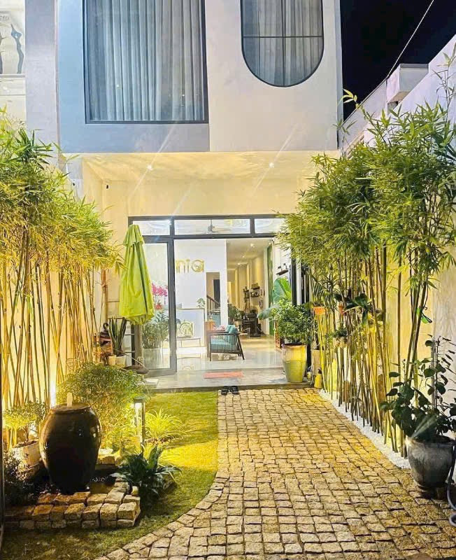 Bán nhà 3 tầng khu Quân Trấn - Hùng Vương đường ô tô rộng 10m
💥DT : 99m2, ngang hơn 4m ( DT thực tế 106m2 )
