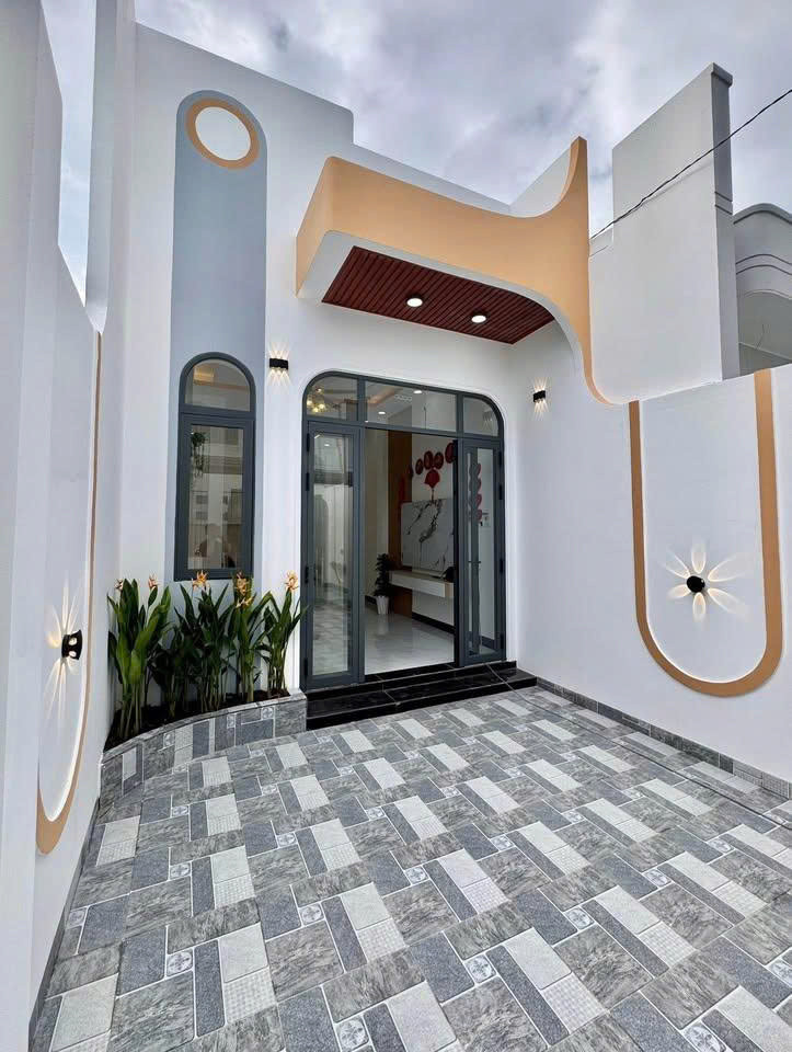 Bán căn nhà cấp 4 mới xây gần cầu Bạch Đằng 2 kết nối Tân Uyên Bình Dương