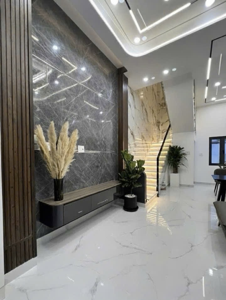 BÁN NHÀ Đẹp HƯƠNG LỘ 2,P BTĐ siêu hiếm ô tô đỗ cửa ,4 TẦNG (4x10) nhỉnh 4tỷ.