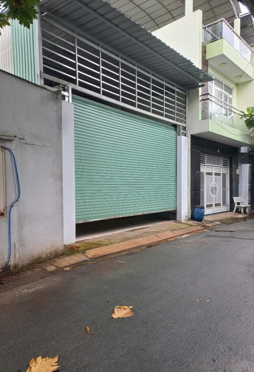 BÁN NHÀ XƯỞNG SÁT HƯƠN.G LỘ 2 - COOPMAR.T - ( 7.5X17M )