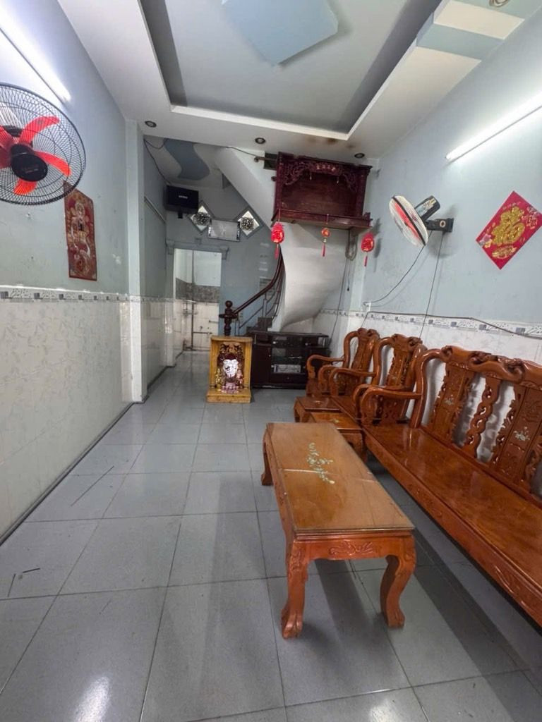 Bán nhà đẹp ở ngay Hương Lộ 2 - 4 tầng BTCT - Gần Bệnh viện Bình Tân - Giá chỉ 4.2 tỷ