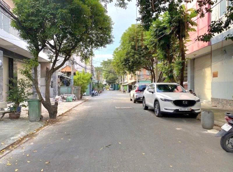 BÁN NHÀ CẠNH TÂ.N HÒA ĐÔN.G- NGÃ 3 TÂ.N KHAI - ĐƯỜNG XE TẢI - 4PN - ( 8X13M )