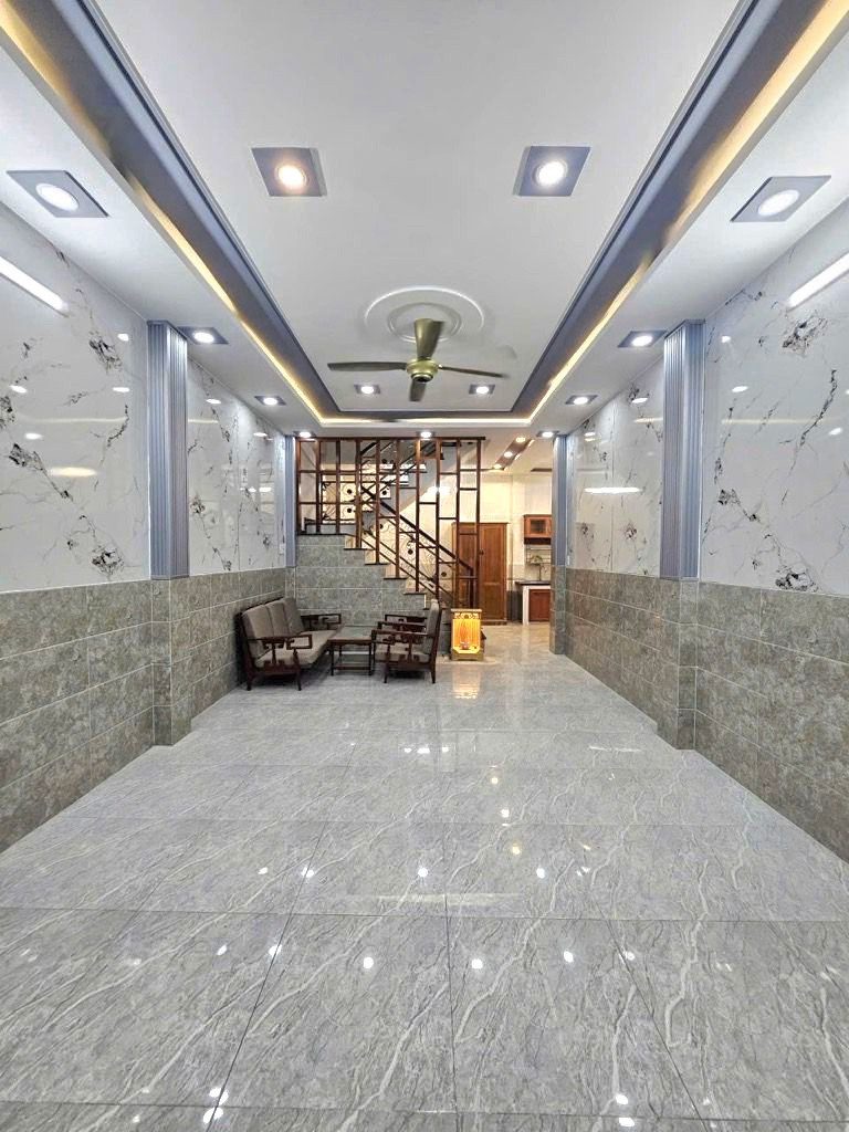 BÁN NHÀ ĐẸP CẠNH HƯƠN.G LỘ 2 - NGÃ TƯ 4 XÃ - HẺM XE HƠI - NH ( 7X13M )