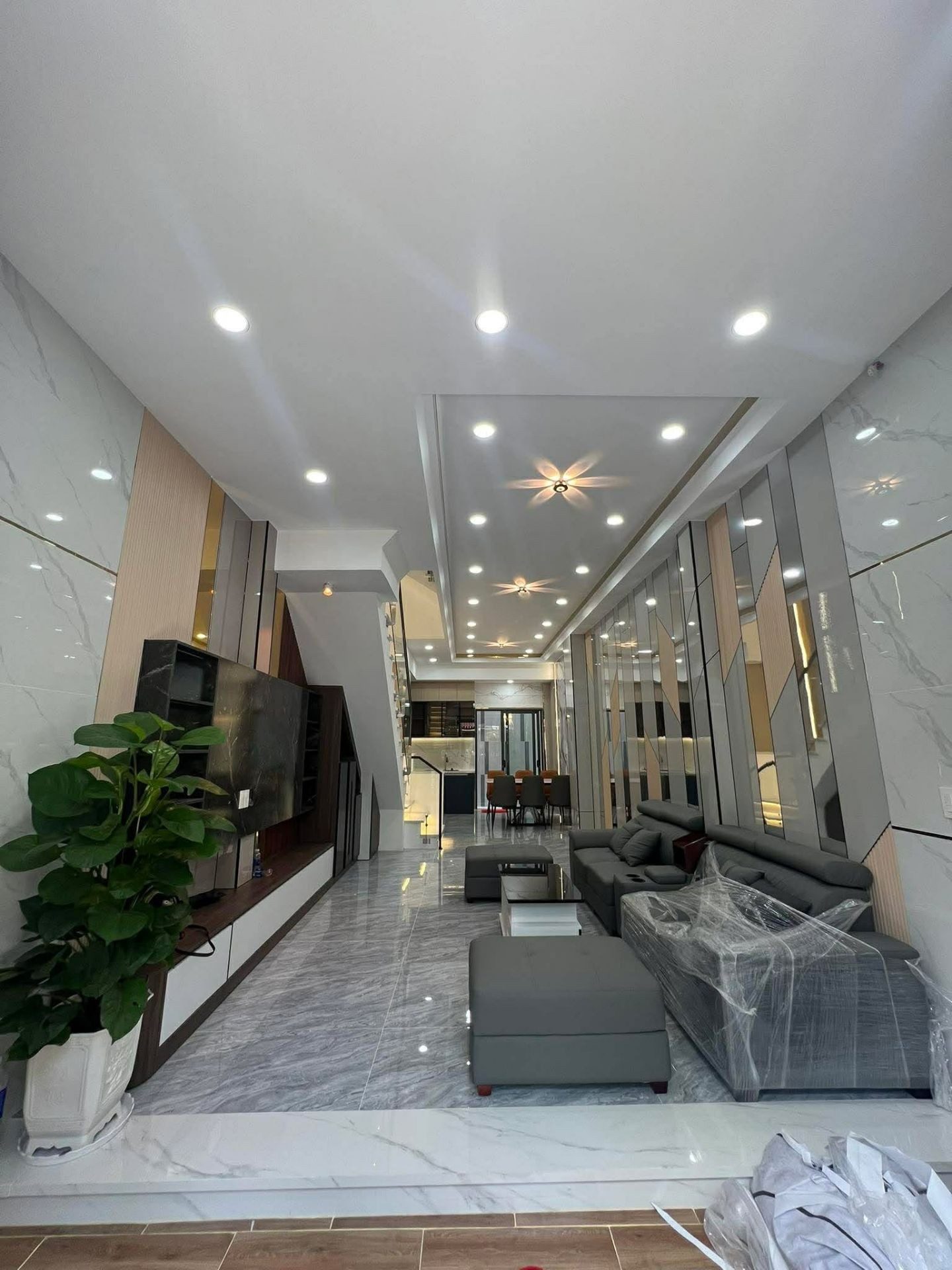 SIÊU PHẨM BÌNH TÂN - NHÀ ĐẸP Ở NGAY - VỊ TRÍ VÀNG