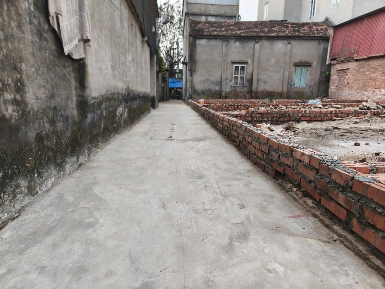 Bán đất 42m² ngang 3,7m giá 1.3 tỷ Phường Phù Khê