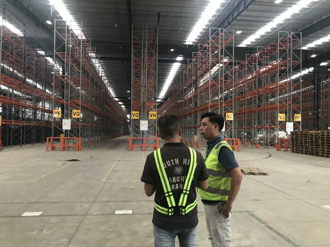 CHO THUÊ KHO LOGISTICS 3.500m² KCN VSIP BẮC NINH | KHO CAO – CÓ RACK & DOCK CONTAINER