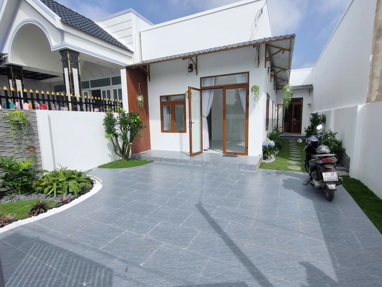 Nhà vườn mới ngay chợ Tân Tây - Gò Công Đông, Tiền Giang cũ, 2PN 1WC/ 176 m2 sổ hồng