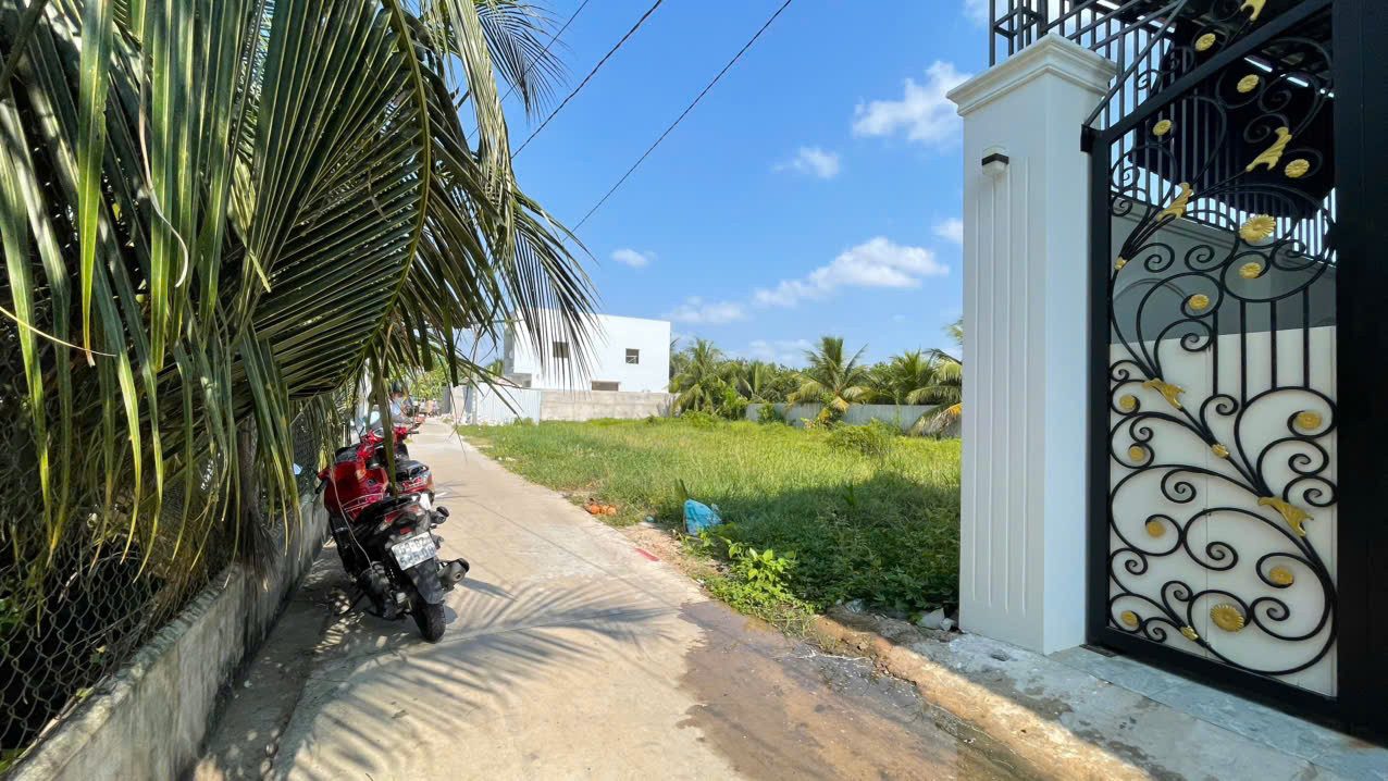 Đất Long Hoà A, Gần Trường Tiểu Học Đạo Thạnh cơ sở 2, Cách Quảng Trường 3 phút xe máy