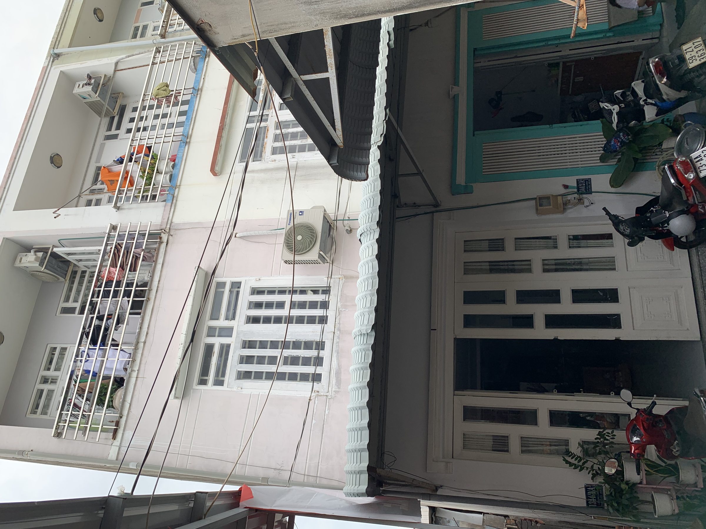Nhà sổ riêng đồng sở hữu 3 căn dt 3x10 xây dựng 2 lầu dân cư yên tỉnh hiện hữu