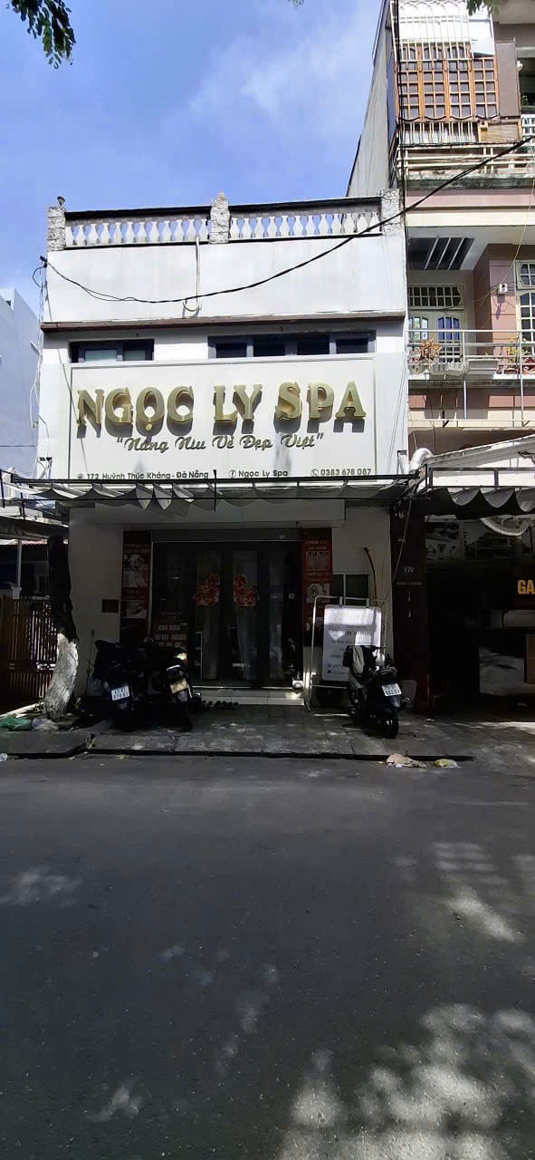 BÁN NHÀ MẶT TIỀN HUỲNH THÚC KHÁNG- KHU KINH DOANH SẦM UẤT TRUNG TÂM HẢI CHÂU - ĐANG CHO THUÊ LÀM SPA 15TR/THÁNG- GIÁ CHỈ NHỈNH 4 TỶ