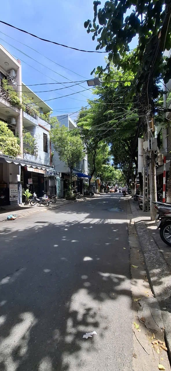 🌹NHÀ 2 TẦNG MẶT PHỐ HUỲNH THÚC KHÁNG - KV KINH DOANH SẦM UẤT 👉GIÁ BÁN 4 TỶ 9