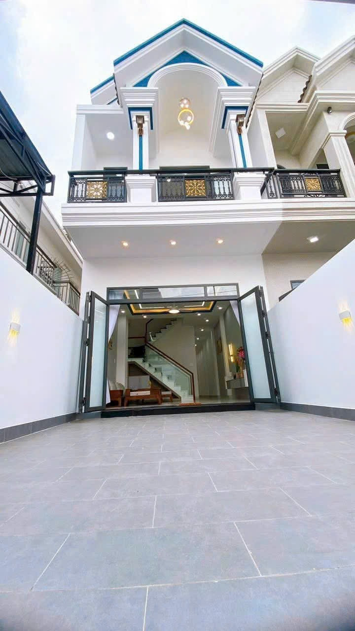 Nhà 1 trệt 1 lầu mái thái sổ hoàn công Khu 3 Phú Lợi cũ (phường Phú Lợi-TP.HCM) Vị trí trung tâm đẹp gần ĐH.Bình Dương,Big C...Đường nhựa 5m thông