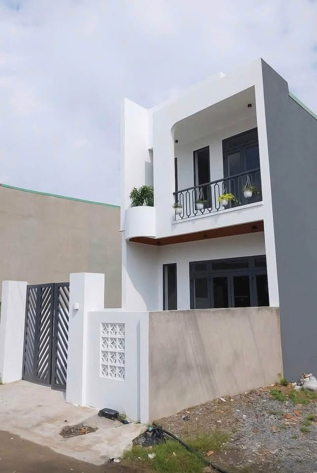 VÌ LÝ DO NGỘP TIỀN CẦN BÁN GẤP CĂN NHÀ MỚI XÂY HOÀN THIỆN ĐỂ LẤY TIÊN XOAY XỞ