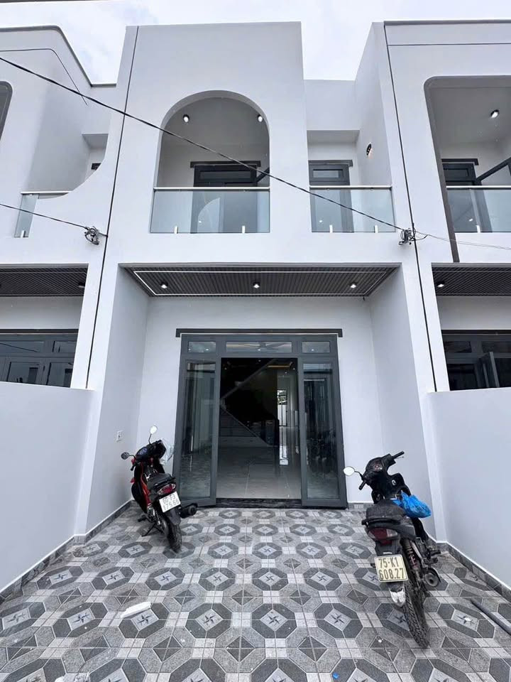 Bán nhà gần trường cấp 2, công an phường, đường nhựa 2 ô tô né nhau, sổ riêng thổ cư cách ttp Bửu Long 5 phút