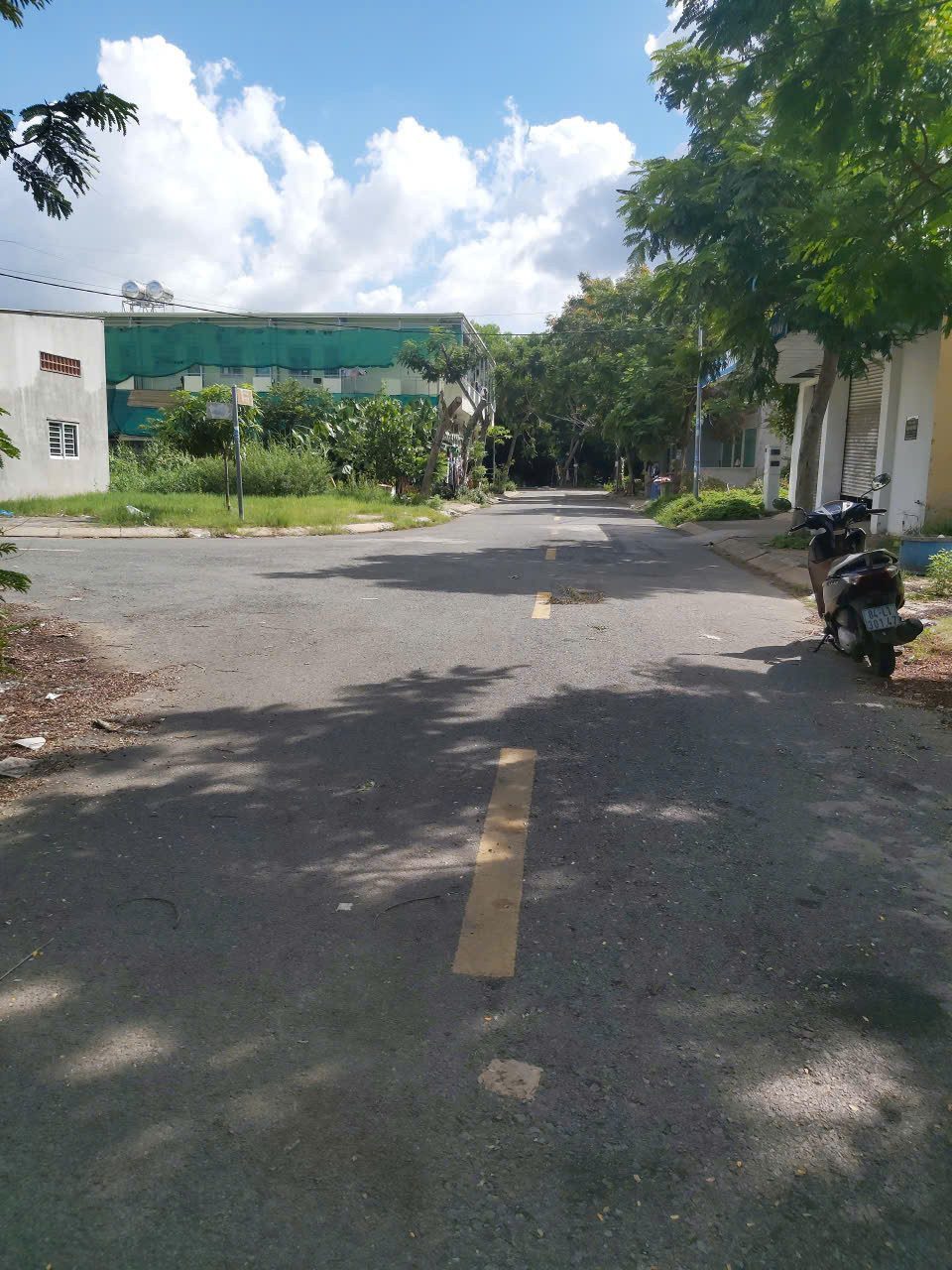 Đất thổ cư - khu dân cư Nam Sài Gòn - 10m x 25m - giá 4,5 tỷ  - Long Hậu - liên hệ  0919089456