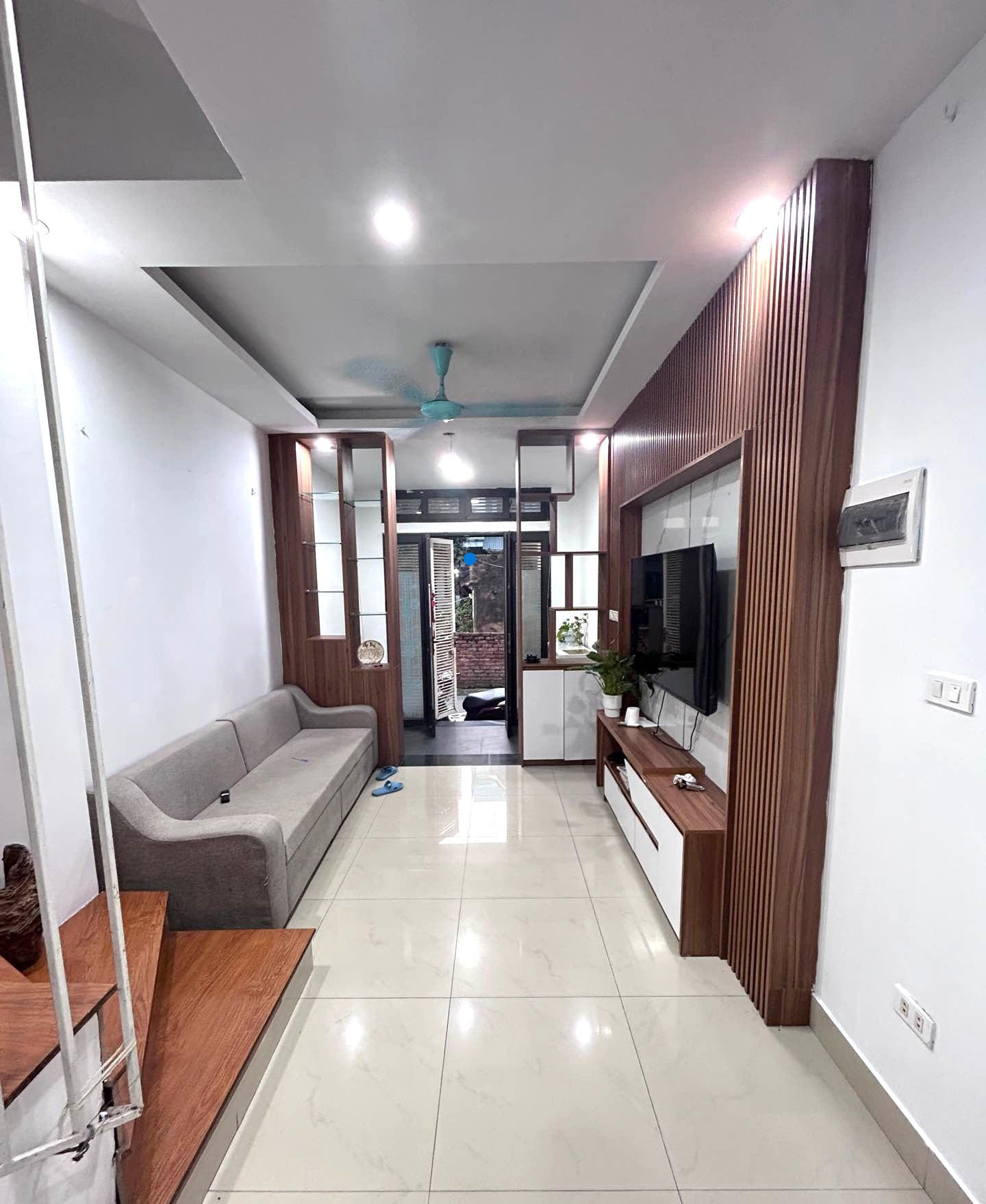 Bán NHÀ DÂN XÂY  KẺ TẠNH, GIANG BIÊN, VIỆT HƯNG 35M² - 4 TẦNG, NGÕ Ô TÔ THÔNG, GẦN HỒ
