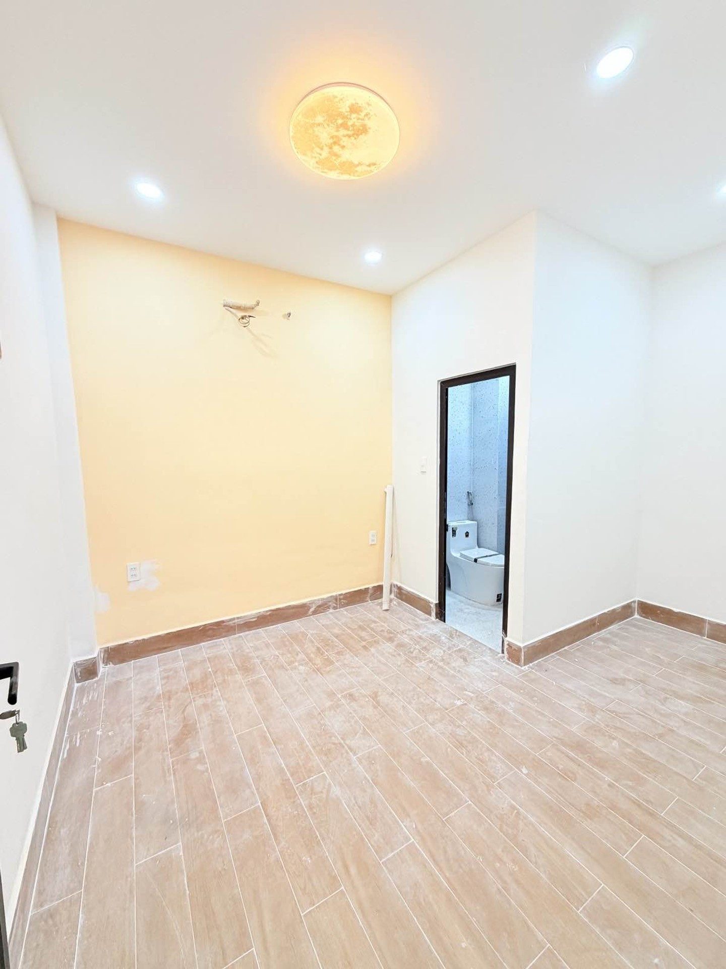 Ô tô đỗ cửa, cách 1 căn ra mặt tiền. Cạnh Aeon Tân Phú - 2 tầng mới 64m2 - chỉ 5 x tỉ xíu