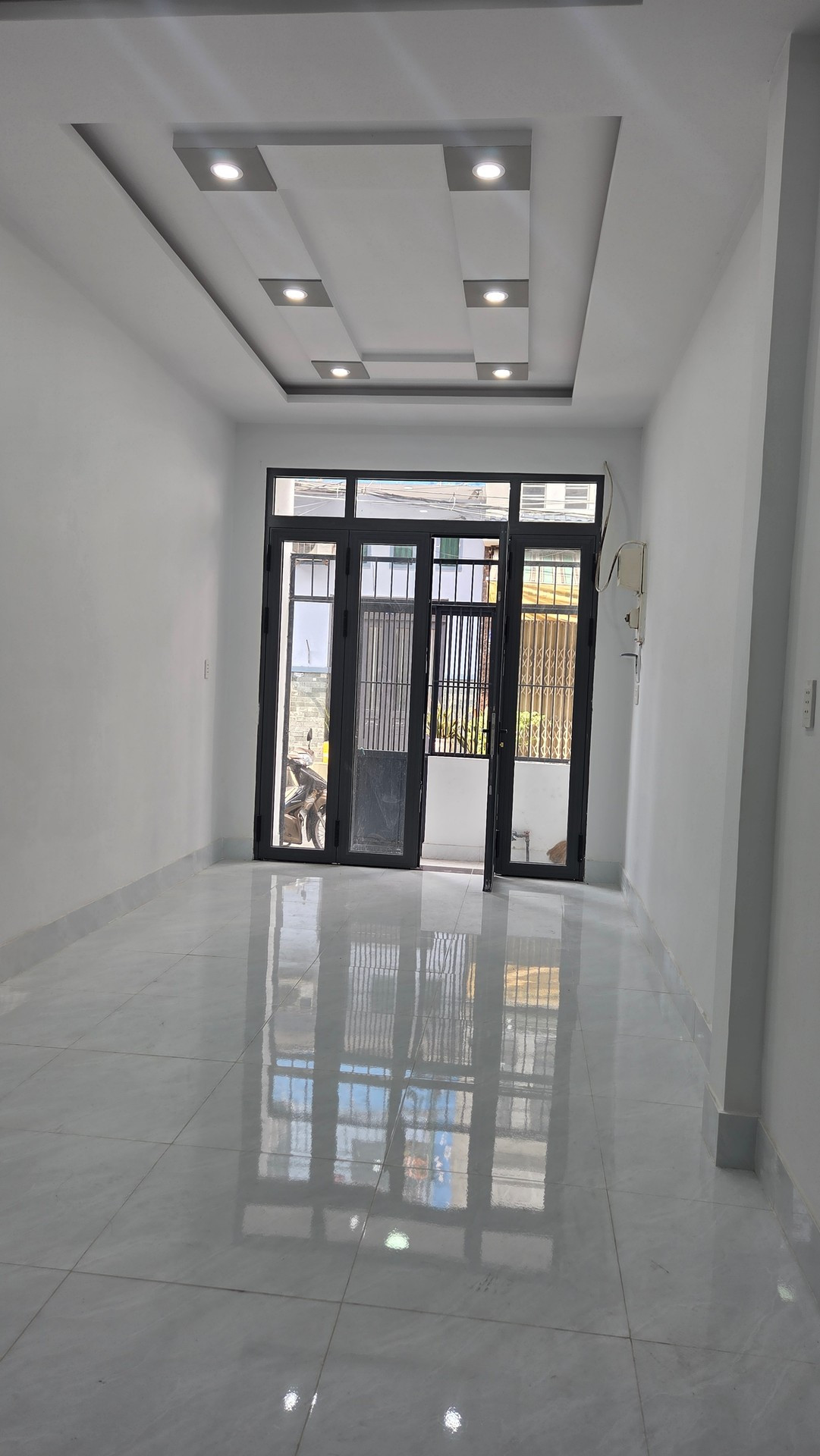 Bán Gấp Nhà Kênh Nước Đen, Bình Hưng Hòa – HXH 6m, Cách Mặt Tiền 2 Bước, Gần AEON Tân Phú, Nhà Mới Đẹp Chỉ 4.35 Tỷ