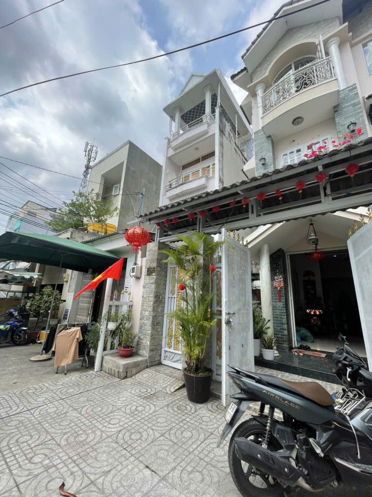 Bán nhà 248m² 7.6m x 33m x 4 tầng giá 19.8 tỷ Phường An Lạc A