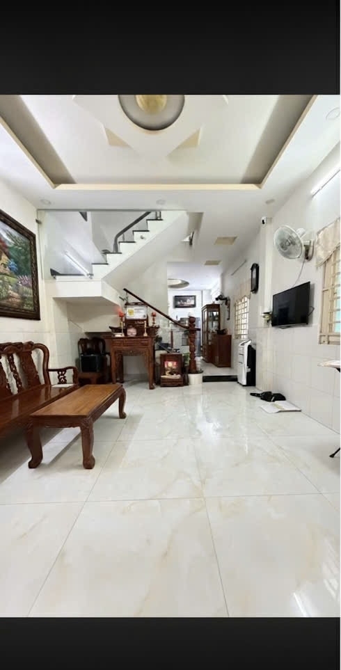 Bán Gấp Nhà 4 tầng(4x15)ô tô đỗ cửa Gần khu Tên Lửa ,giá 8.5 tỷ.