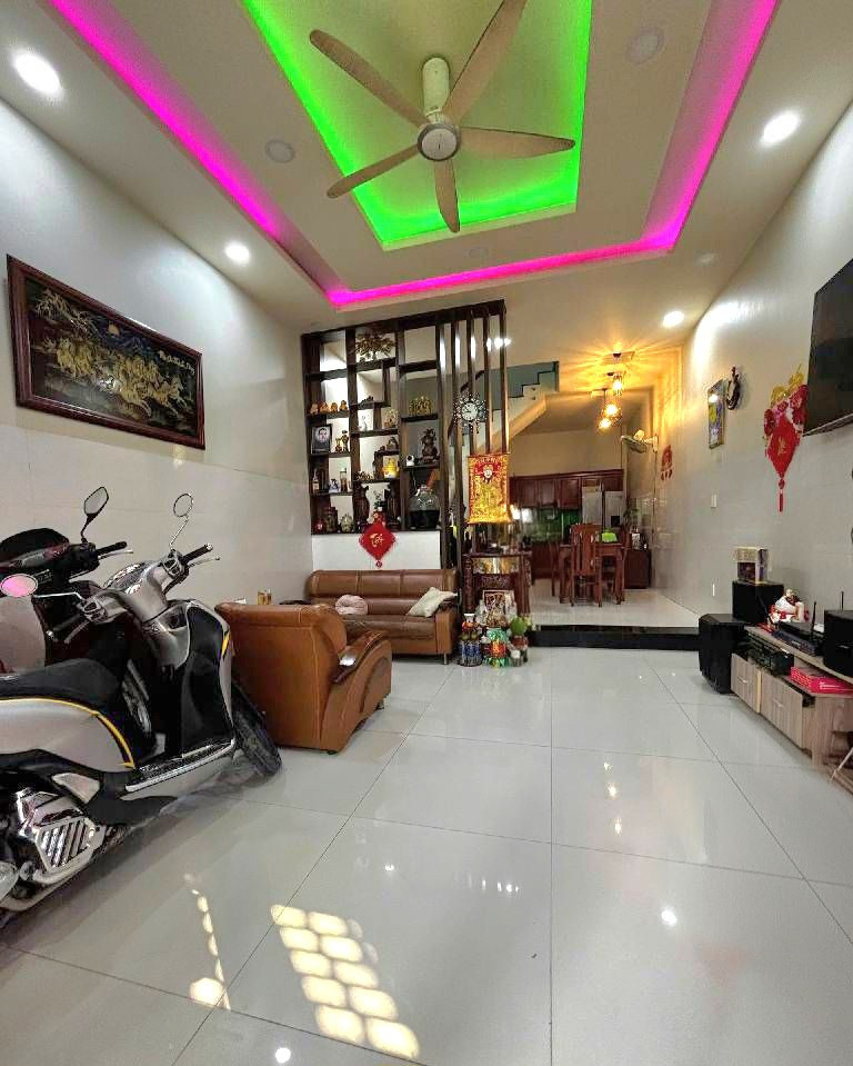 BÁN NHÀ ĐẸP SÁT KINH DƯƠNG VƯƠN.G - KHU TÊN LỬ.A - HẺM XE HƠI - g ( 6X17M )