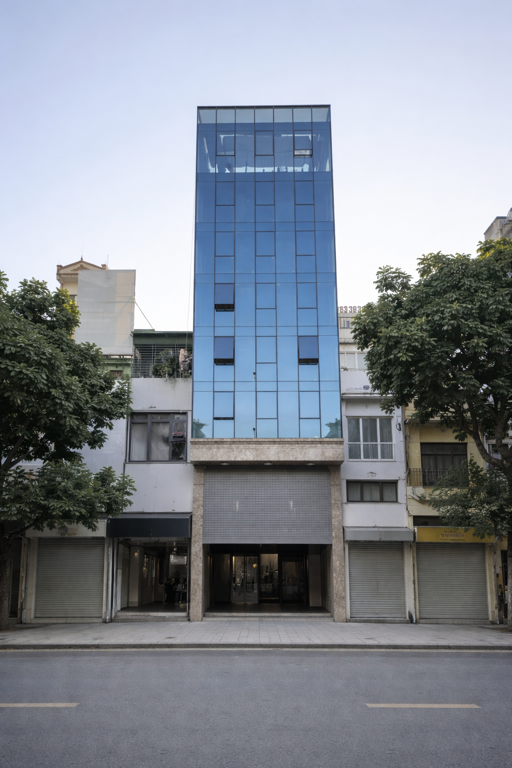 Tòa nhà văn phòng mặt phố Khuất Duy Tiến – ~108m2 xây mới 8 tầng thang máy – Giá tầm 7x tỷ