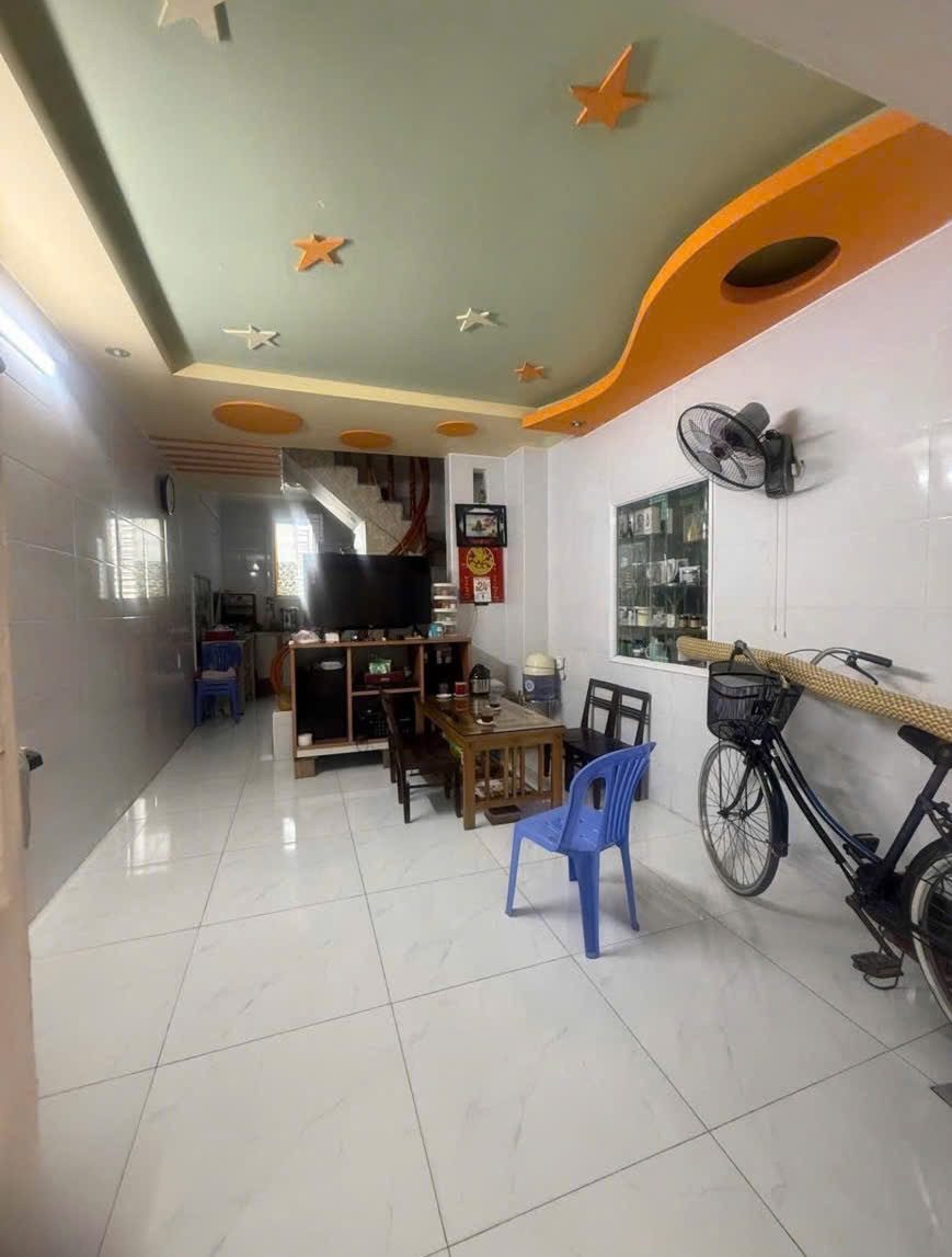 BÁN NHÀ KHU VỰC THIÊN LÔI - ĐƯỜNG KHÚC THỪA DỤ - NHÀ DÂN XÂY, SÂN CỔNG RIÊNG