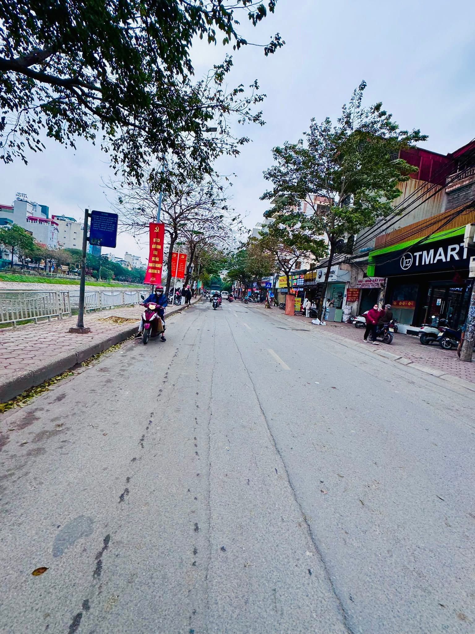 BÁN NHÀ MẶT PHỐ KHƯƠNG ĐINH. 130M2 - 6 TẦNG. KINH DOANH. VỈA HÈ RỘNG.