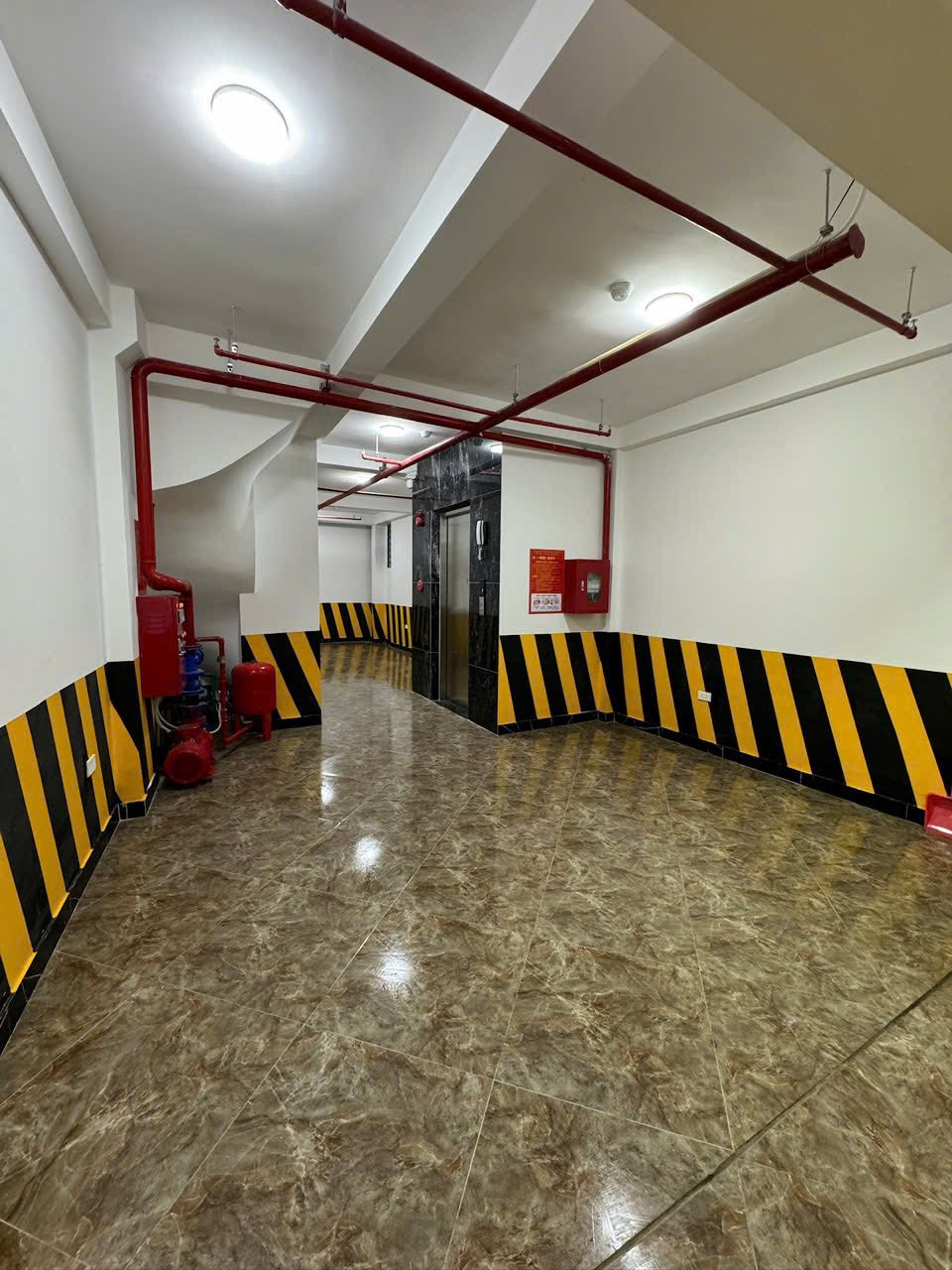 BÁN TÒA NHÀ CCMN ĐƯỜNG KHƯƠNG THƯỢNG. 50M2 - 8 TẦNG. THANG MÁY. 13 PHÒNG KHÉP KÍN.