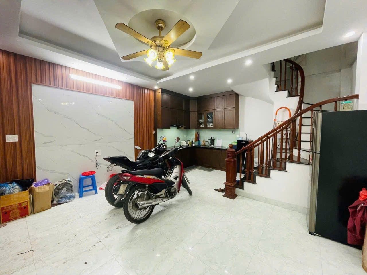 Cho Thuê Nhà Ngõ 211 Khương Trung - Thanh Xuân 40M² 5 Tầng 3 Ngủ Full Đồ - Giá Thuê 15tr