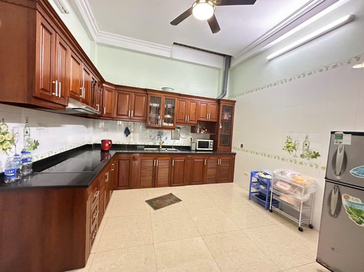 Cho thuê nhà Khương Trung, Thanh Xuân 55M*5T(5 ngủ) giá 16 triệu VIEW HỒ, Ô TÔ