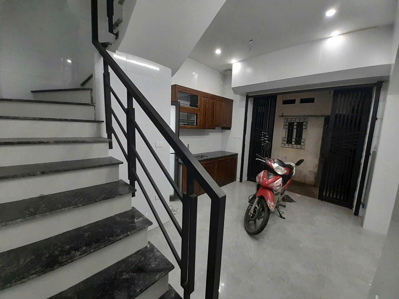 🍅Cho thuê Nhà Ngõ 162  Đường Khương Trung Phường Thanh Xuân  / 35M² 3 Tầng 3 Ngủ/ Giá Thuê 10tr