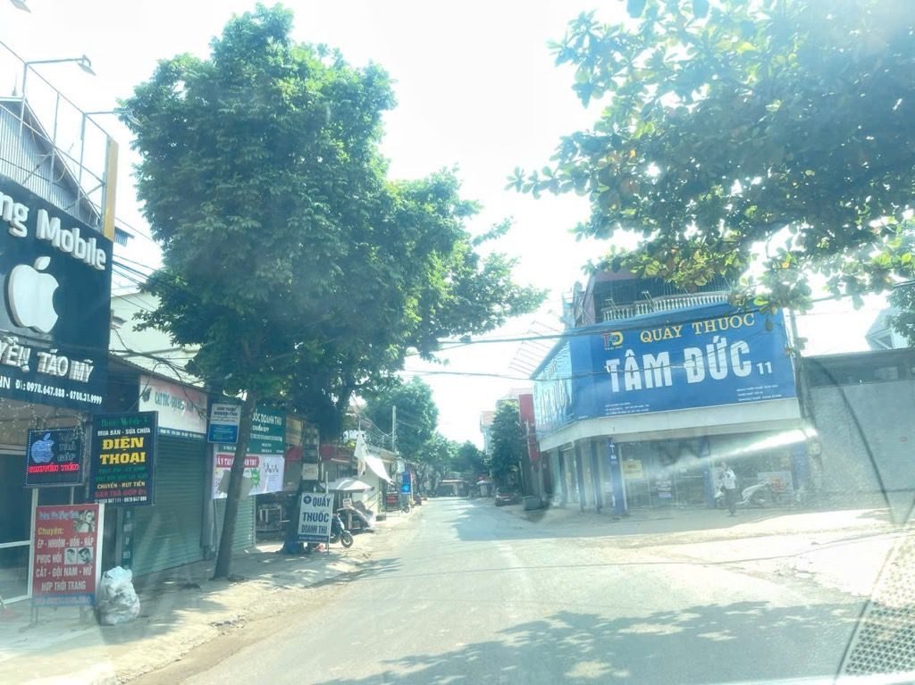 Đẳng cấp ko lỗi nhỏ tại minh trí cũ, đường rộng sạch sẽ, ô tô tránh, dân đông, gần đường 35
