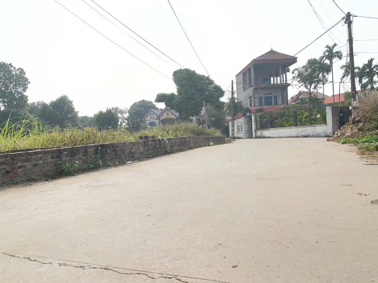 Dạ đẹp. Đất siêu chất lượng, ko chút lỗi lầm, dễ thanh khoản, gần dự án con đường 1,500 tỷ tại minh trí sóc Sơn cũ