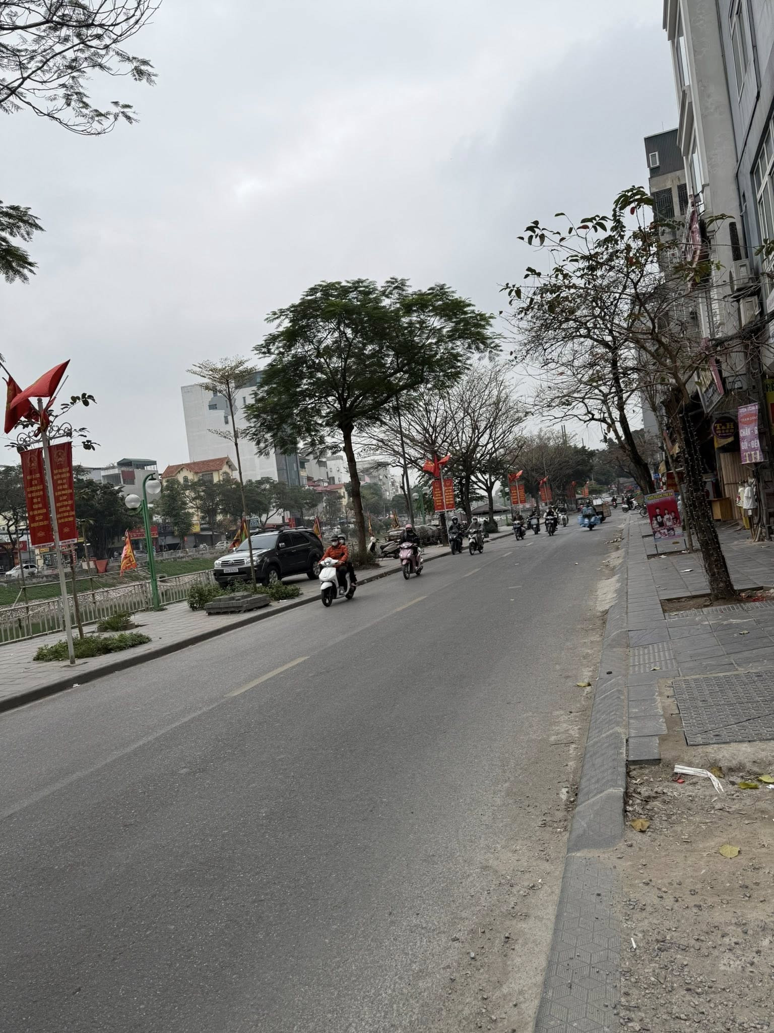 BÁN NHÀ MẶT NGÕ ĐƯỜNG KIM GIANG. 58M2 - 4 TẦNG. KINH DOANH.
